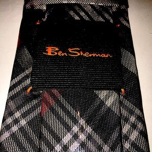 BEN SHERMAN Plaid Men’s Dress Tie in BLACK/WHITE/RED in EXCELLENT CONDITION